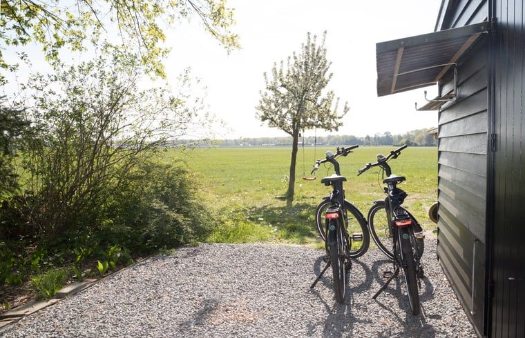 Fietsen bij Vakantiehuisje in Stegeren, ideaal voor het verkennen van de Vechtstreek in Overijssel.