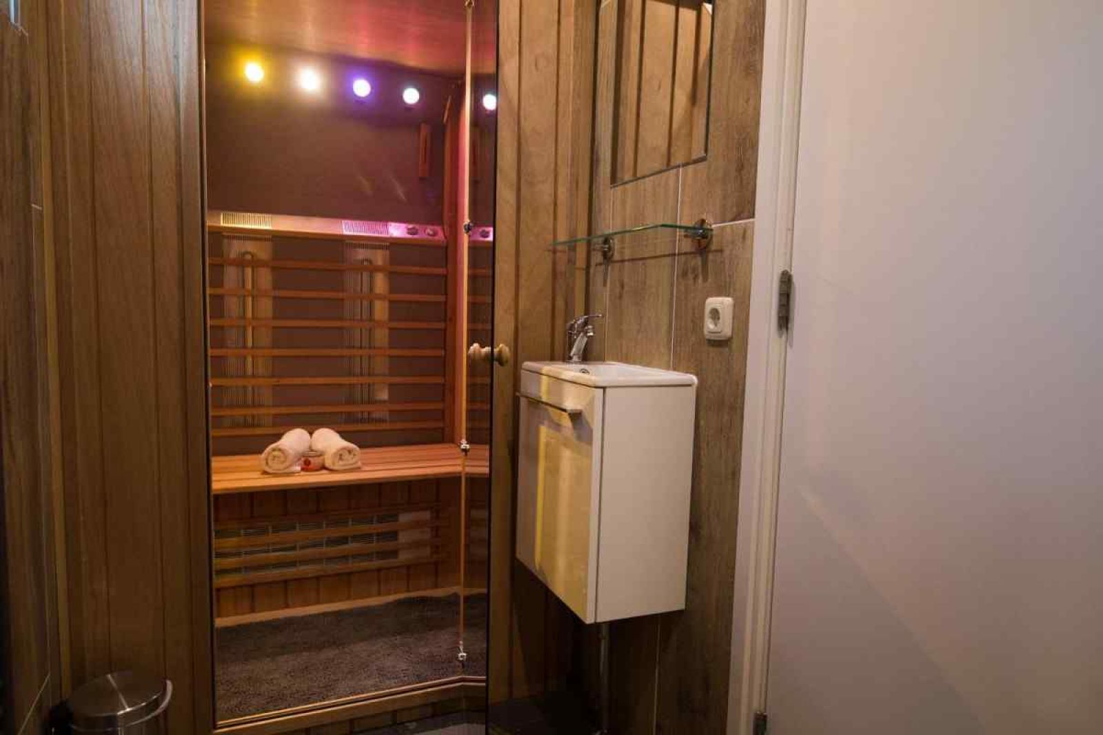 Guest house 542904 - Holiday property Vechtstreek - OV116