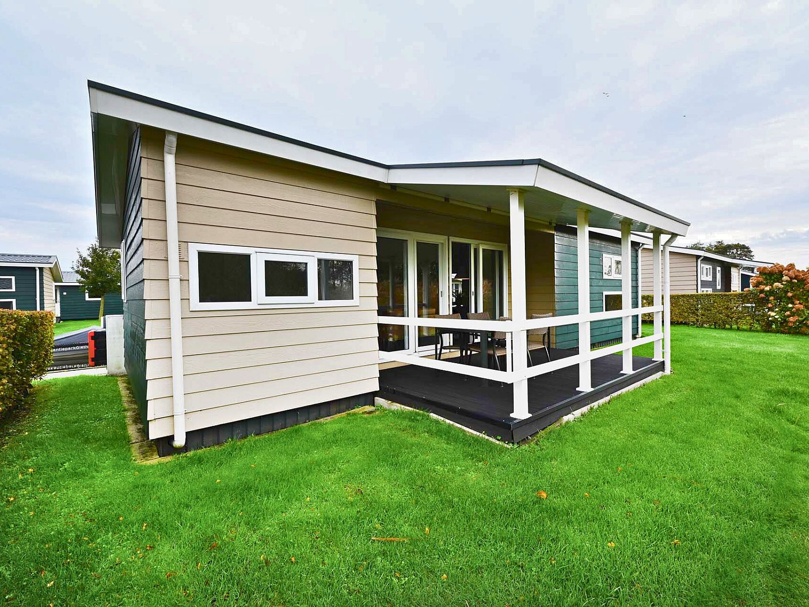 Guest house 5501100 - Chalet Noordwest Overijssel - Chalet in Giethoorn