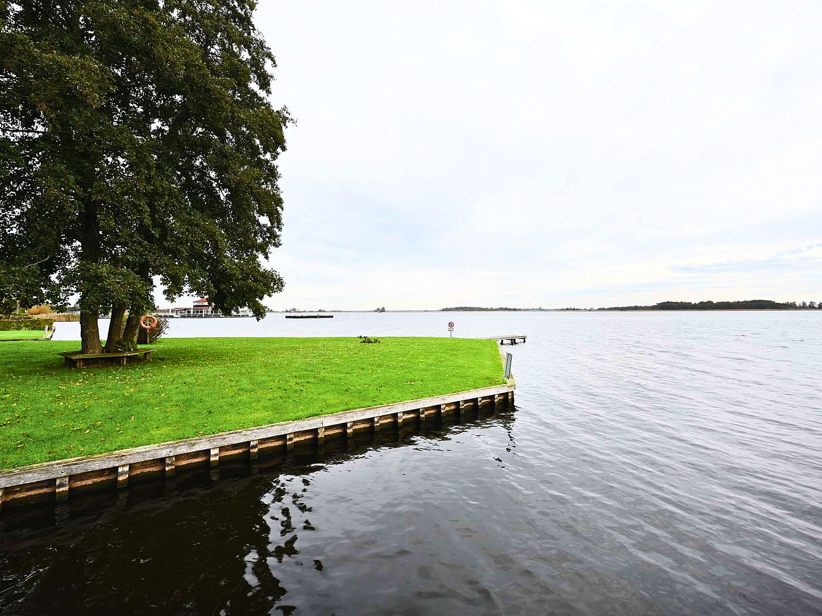 Guest house 5501100 - Chalet Noordwest Overijssel - Chalet in Giethoorn