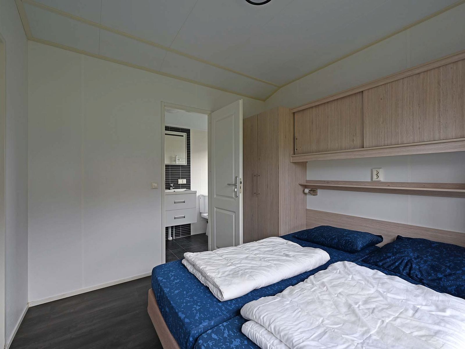 Guest house 5501100 - Chalet Noordwest Overijssel - Chalet in Giethoorn