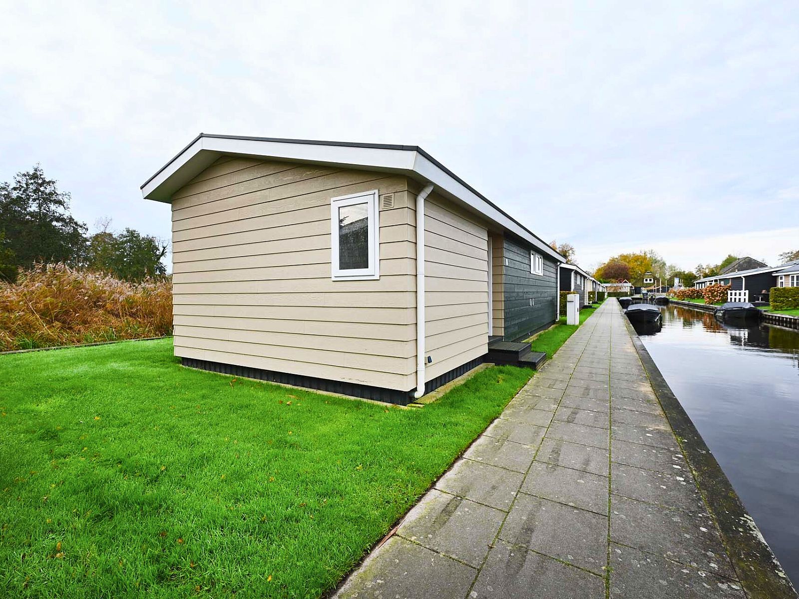 Guest house 5501100 - Chalet Noordwest Overijssel - Chalet in Giethoorn