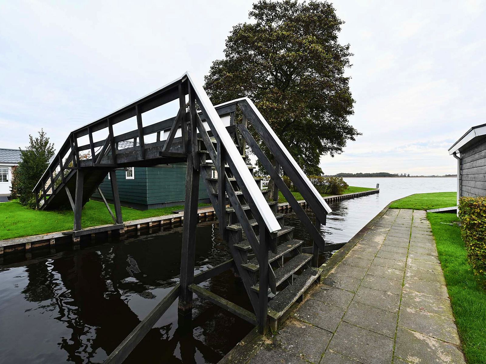 Guest house 5501100 - Chalet Noordwest Overijssel - Chalet in Giethoorn