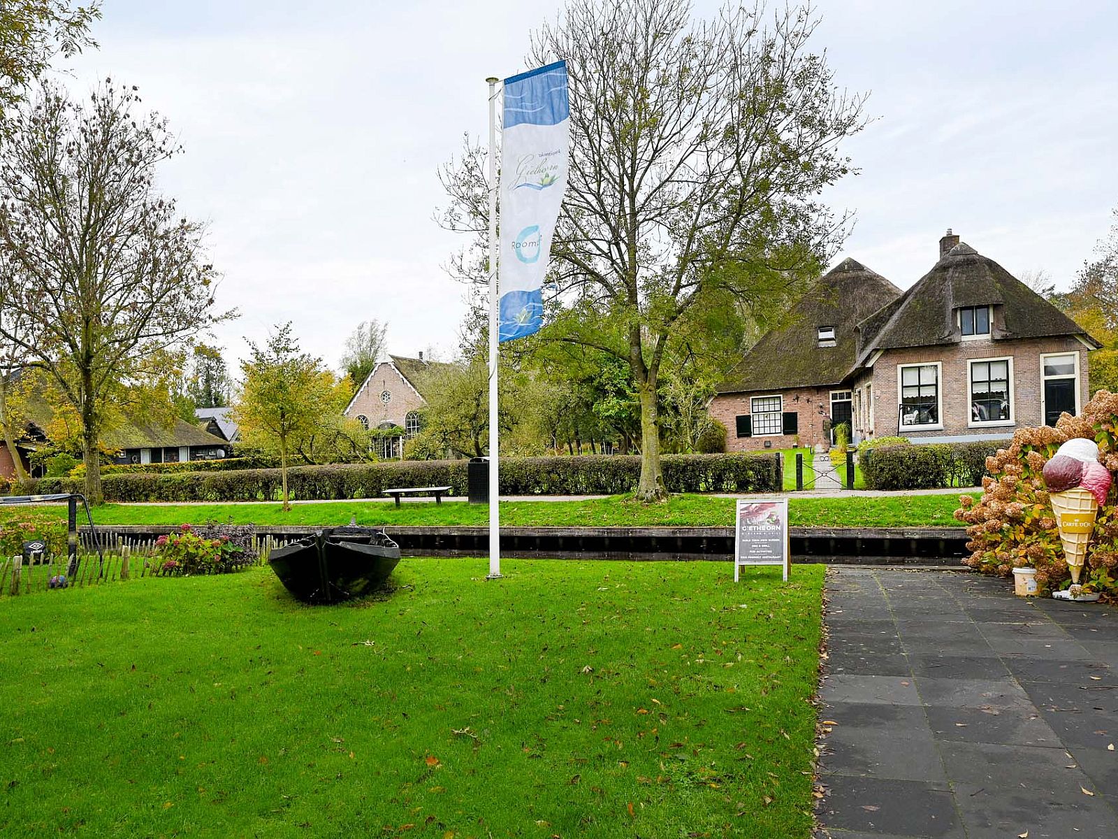 Guest house 5501100 - Chalet Noordwest Overijssel - Chalet in Giethoorn