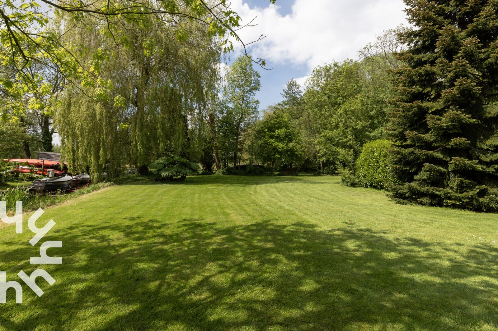 Helles Wohnzimmer des Ferienhauses OV269 in Giethoorn, Nordwest Overijssel, mit moderner Einrichtung.