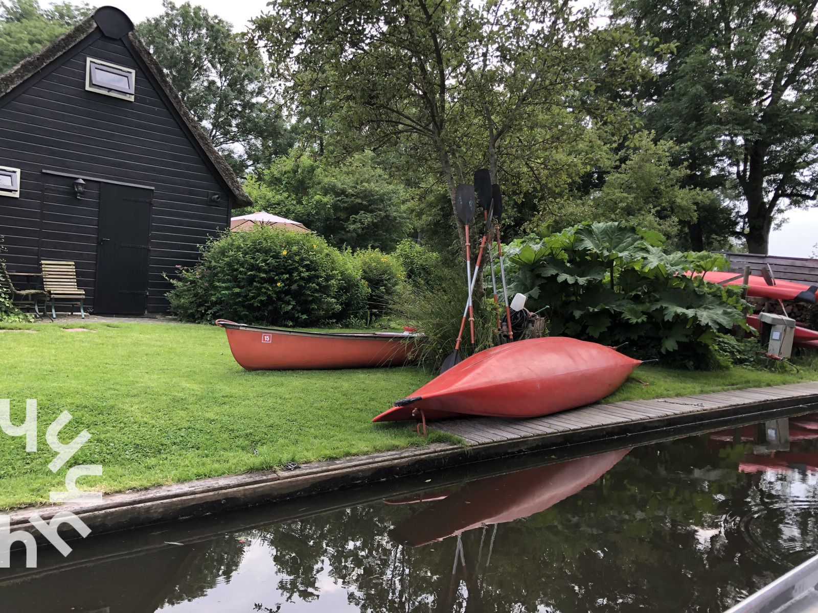 Knusse slaapkamer in OV270 vakantiehuis Giethoorn, een gezellige ruimte voor ontspanning in Noordwest Overijssel.