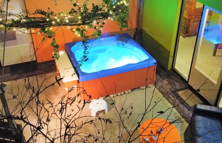 Guest house 550112 - Holiday property Noordwest Overijssel - Huisje in Giethoorn