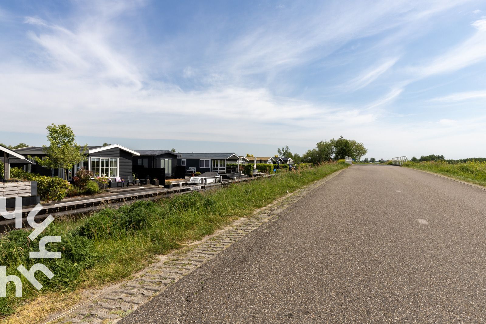 Kompakte Kueche mit modernen Geraeten im Ferienhaus OV535 in Giethoorn, Nordwest Overijssel, Overijssel.