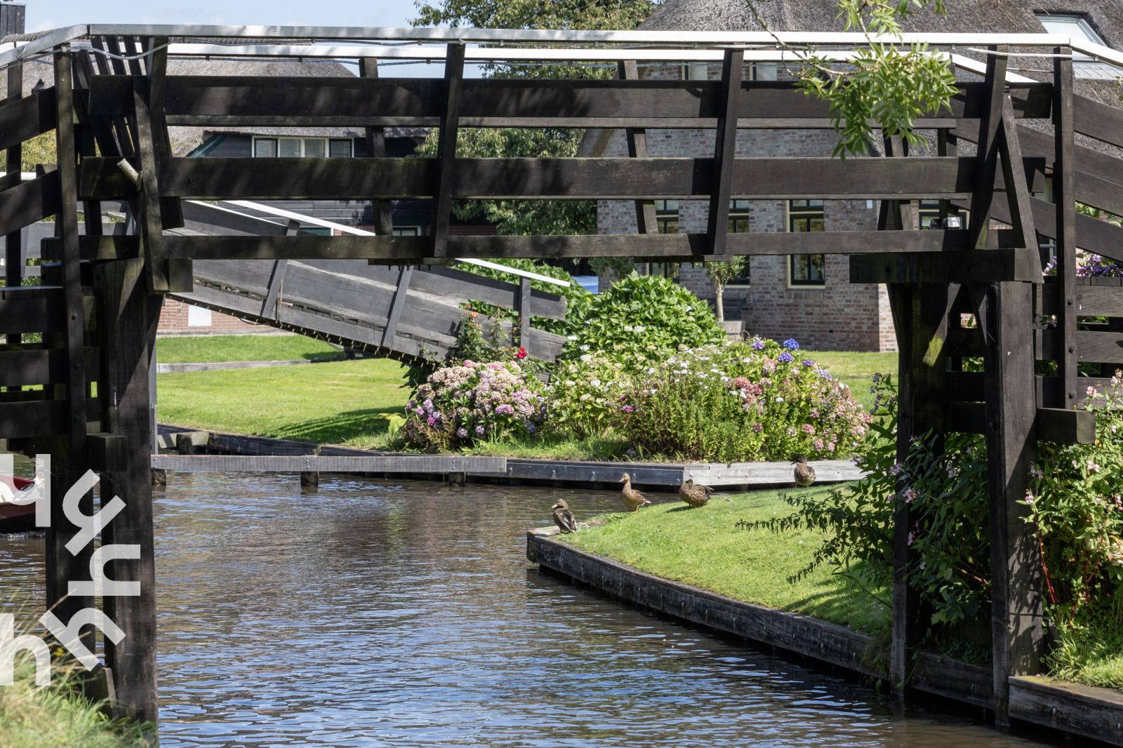 Watersportactiviteiten nabij OV072 vakantiehuis in Giethoorn, perfect voor avontuurlijke gasten.