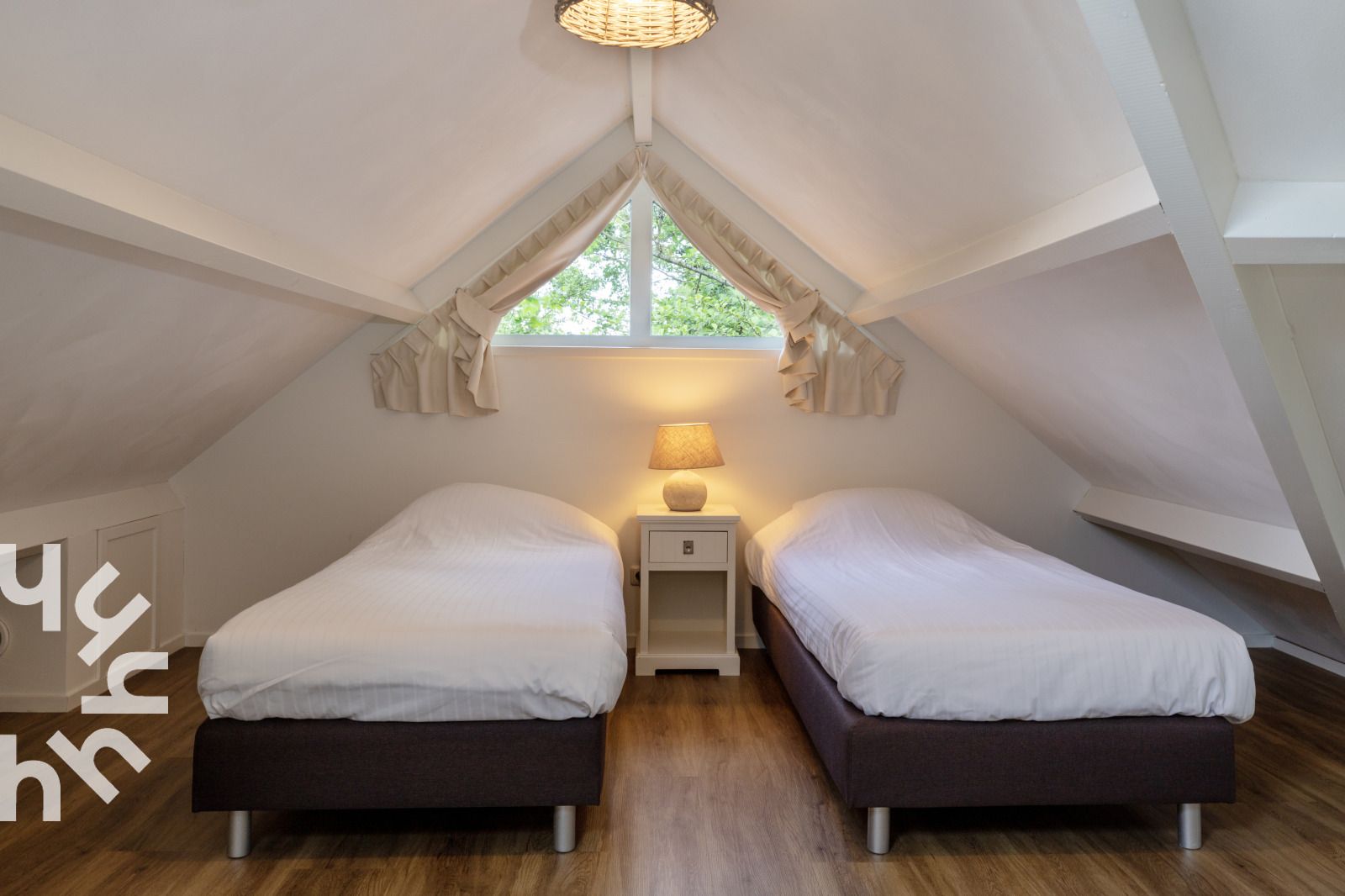 Pittoreske brug in Giethoorn, vlakbij OV072 vakantiehuis in Noordwest Overijssel.