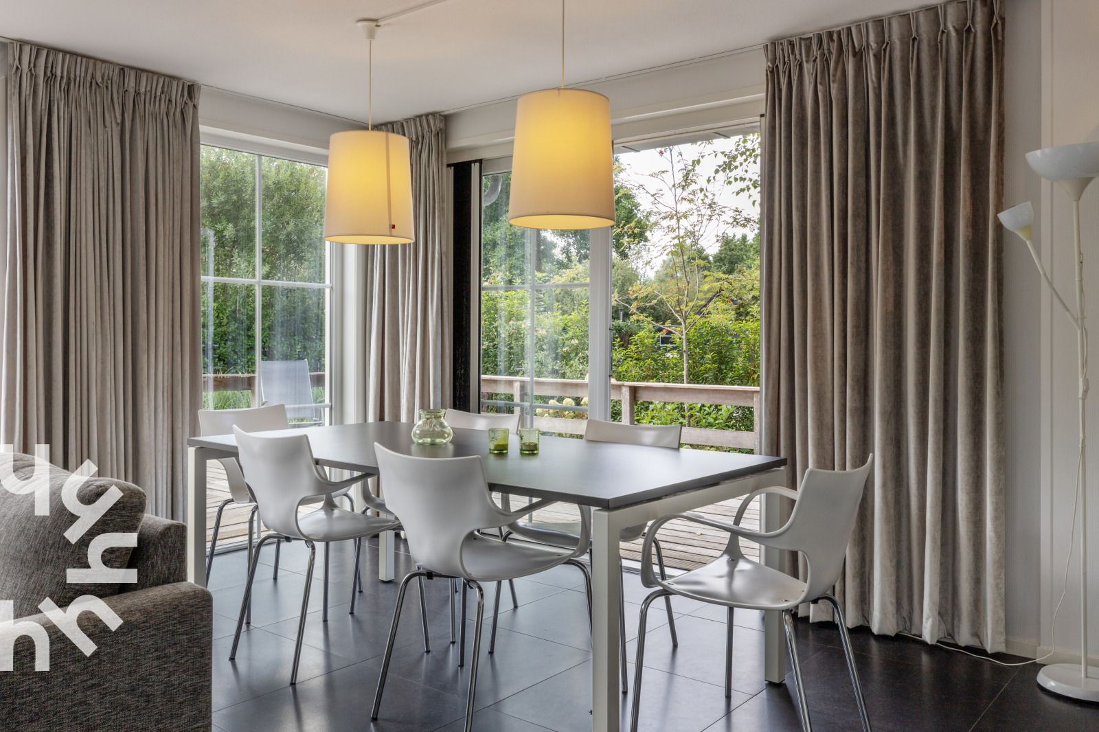 Sleek designer toilet in vacation home OV688, located in picturesque Giethoorn, Northwest Overijssel.