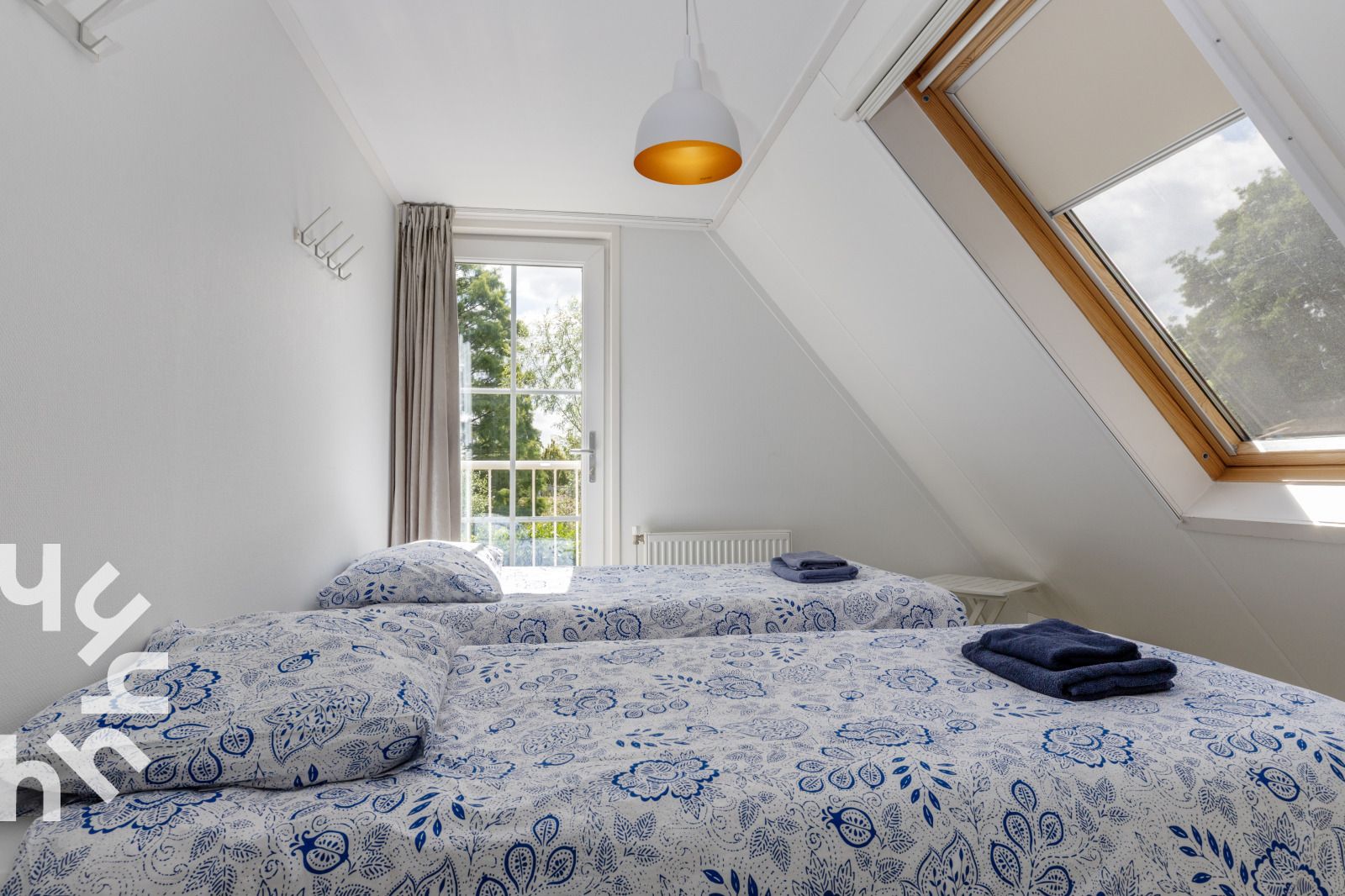 Decorative wind vane in the garden of vacation home OV688, Giethoorn, Northwest Overijssel.