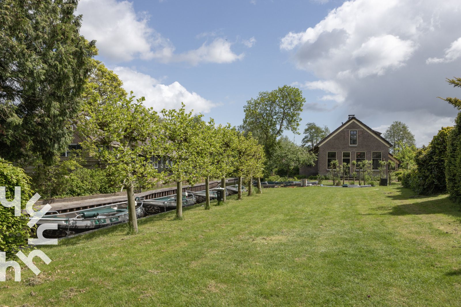 Veranda des Ferienhauses OV117 in Giethoorn, Nordwest Overijssel, ideal fuer Mahlzeiten im Freien.