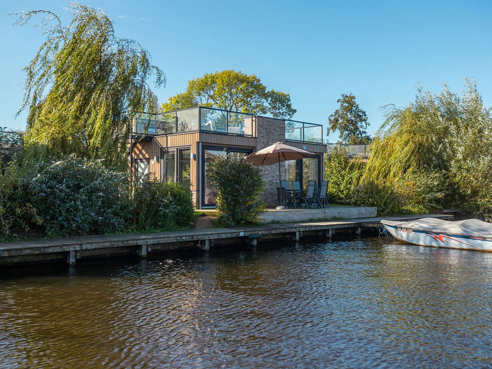 Verblijf 550630 - Vakantiewoning Noordwest Overijssel - Vakantiehuis Vakantiepark Wiedense meren - Villa Waterrijk 4