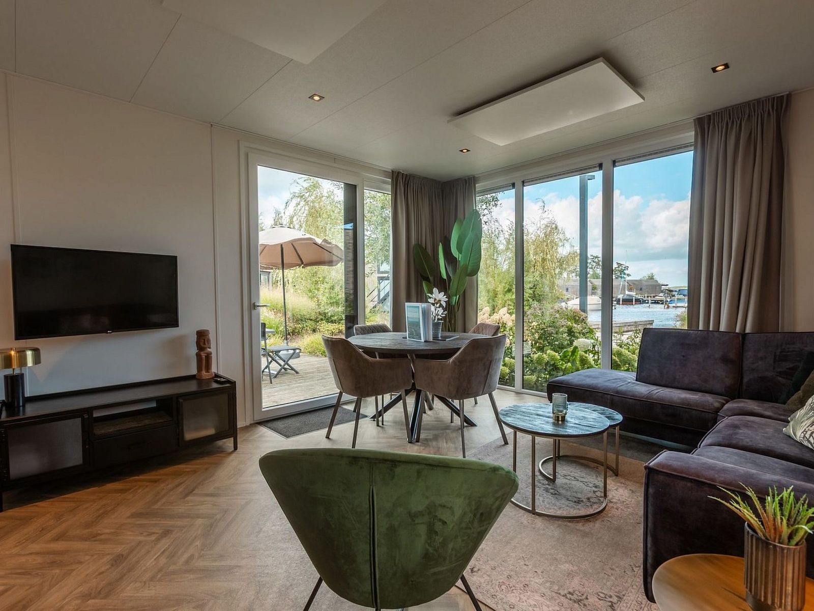 Guest house 550644 - Holiday property Noordwest Overijssel - Vakantiehuis De Wiedense Meren - Rietland Lodge | 5p