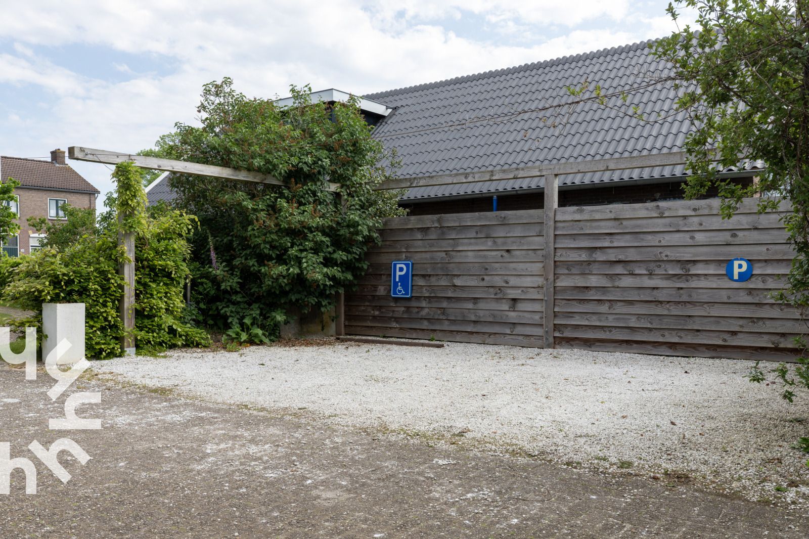 Gemuetliches Wohnzimmer des Ferienhauses OV591 in Wanneperveen, Overijssel mit komfortabler Sitzecke.