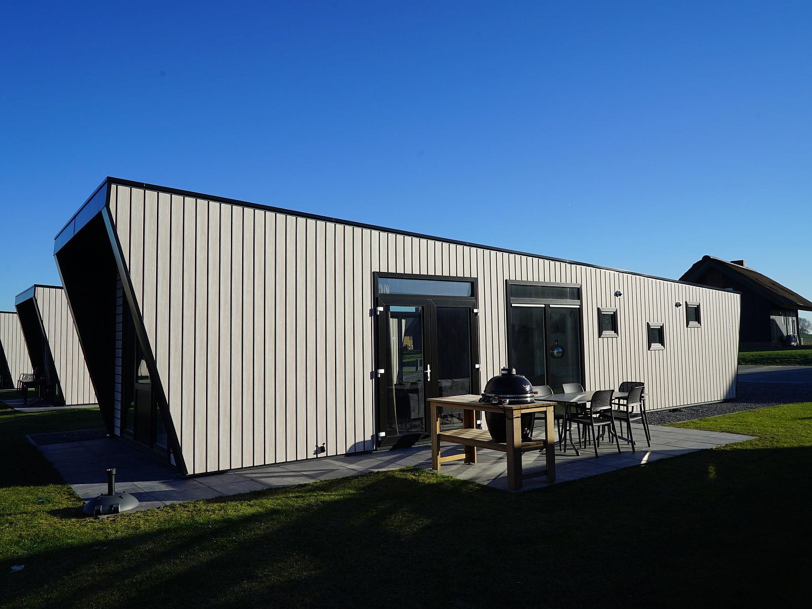 Moderne vrijstaande woning in Kampen, Noordwest Overijssel. Geniet van het ruime terras en de rustige omgeving van deze vakantiewoning.