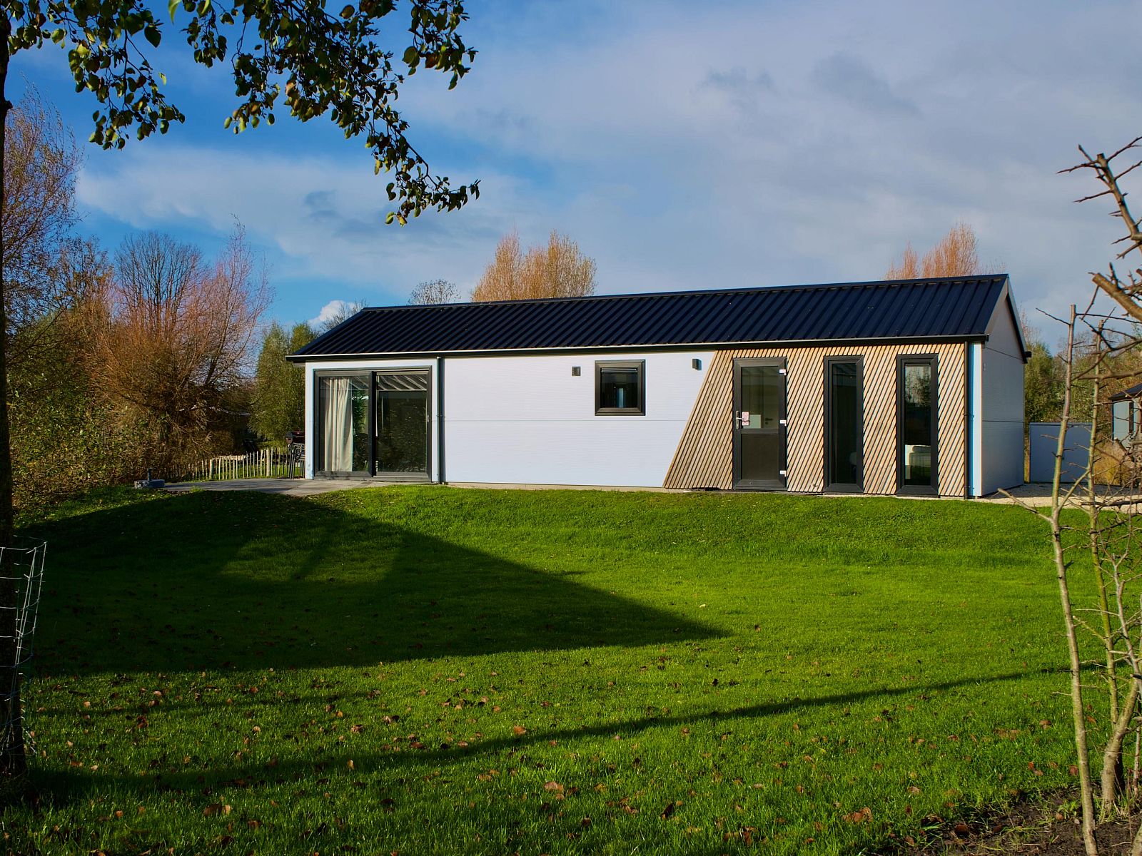 Vrijstaande woning in Kampen omgeven door groen, ideaal vakantiehuis in Noordwest Overijssel voor rust en natuur.