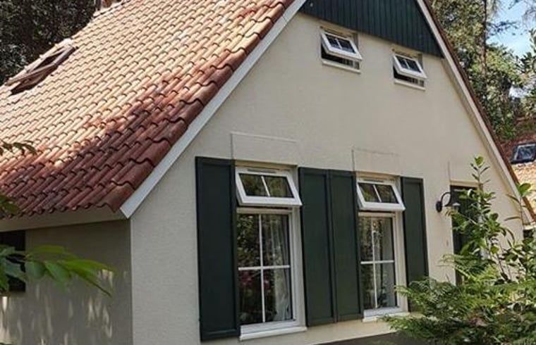 Charmantes Ferienhaus in IJhorst, Nordwest Overijssel, umgeben von gruener Natur.