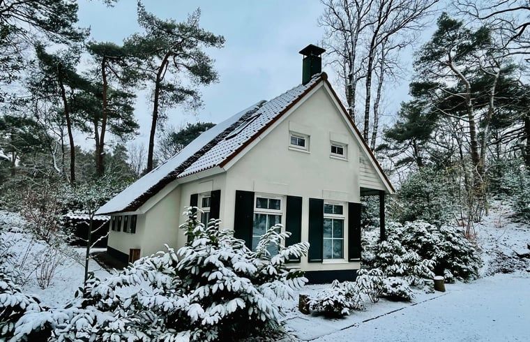 Charmantes Ferienhaus in IJhorst mit traditioneller Architektur, ideal fuer einen entspannten Urlaub in Overijssel.