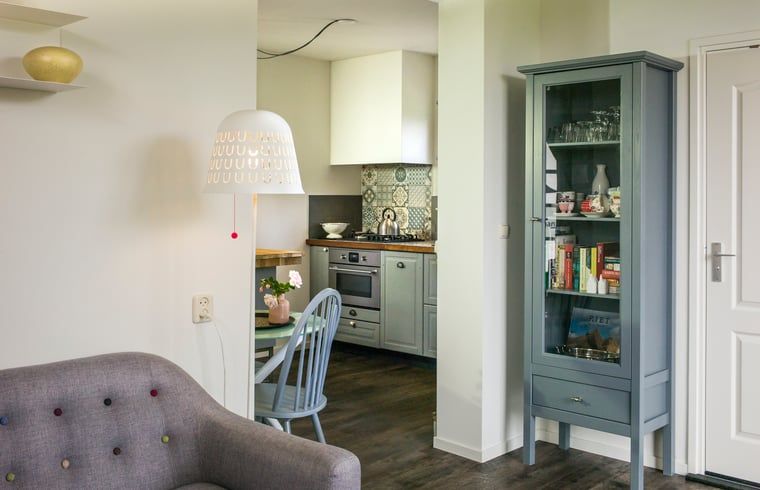 Open keuken en woonkamer in Vakantiehuis in Kalenberg, Noordwest Overijssel, Overijssel.