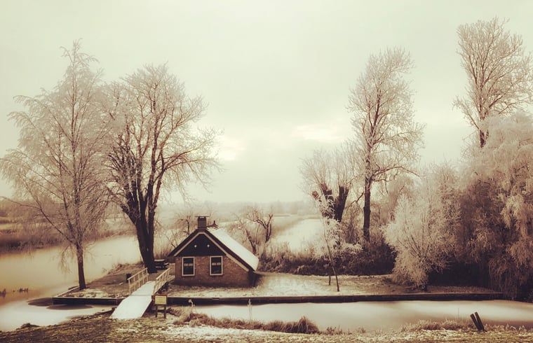 Sprookjesachtige winteromgeving bij Vakantiehuis in Kalenberg, Noordwest Overijssel, Overijssel.