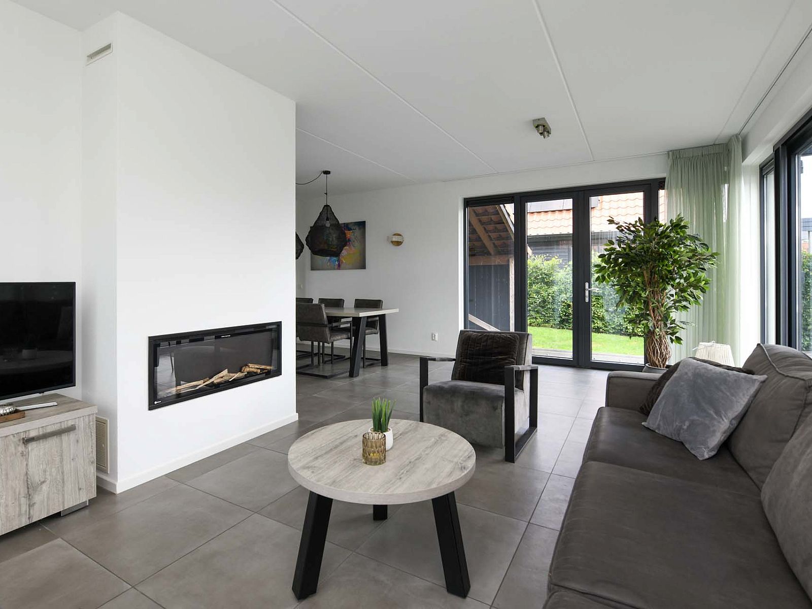 Modernes Interieur eines freistehenden Hauses in Ossenzijl, Nordwest Overijssel, Overijssel.
