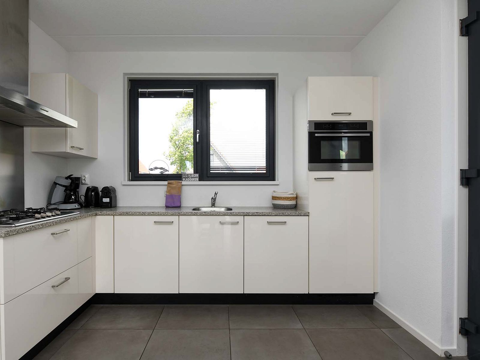 Kche mit Einbaugerten in einem Haus in Ossenzijl, Nordwest Overijssel, Overijssel.