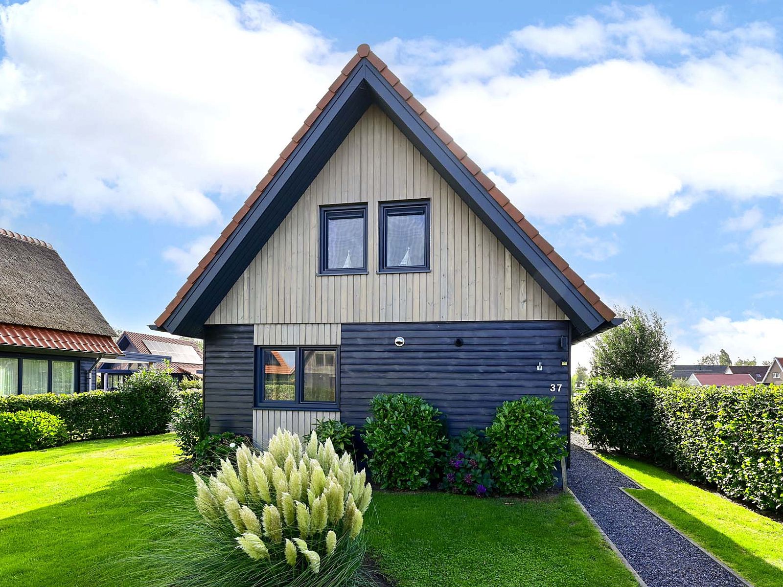 Charmante vrijstaande woning in Ossenzijl, gelegen in het pittoreske Noordwest Overijssel, omgeven door natuur.