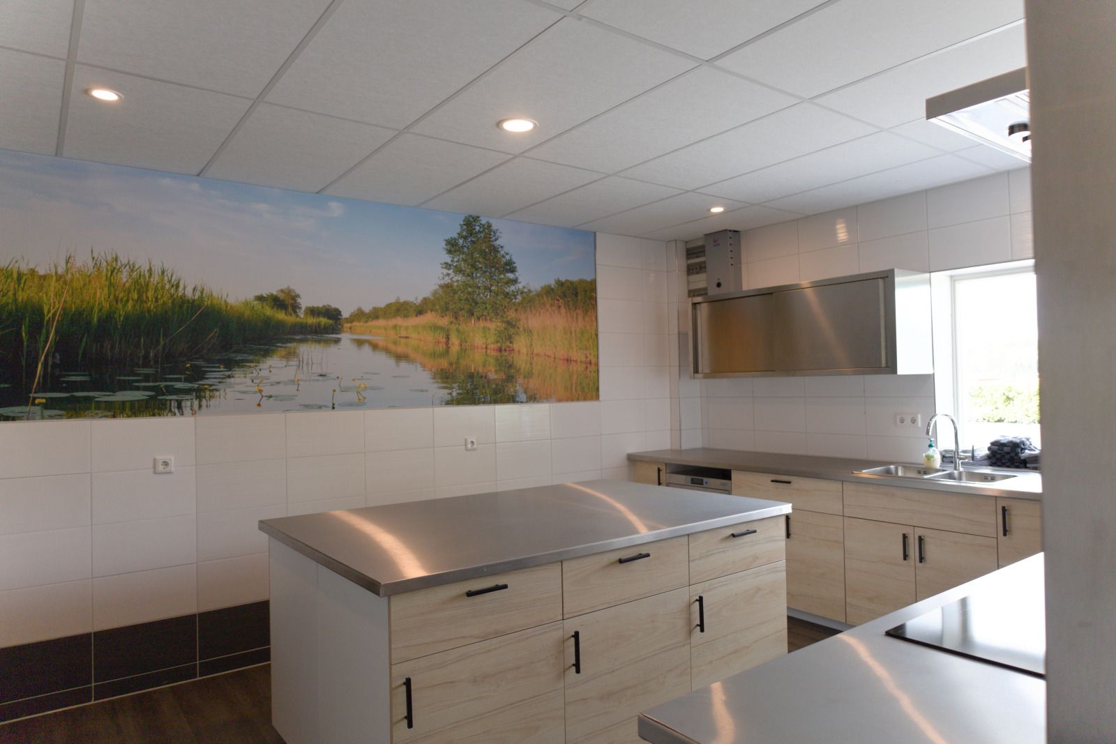 Winter-themed bedroom in OV669 vacation home in Blokzijl, Overijssel.