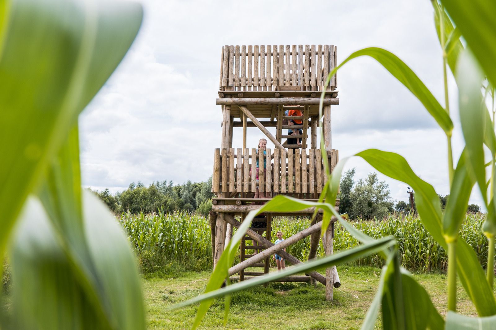 Group photo at adventure playground of OV669 vacation home in Blokzijl, Overijssel.