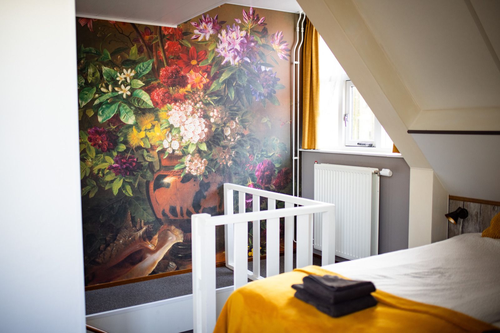 Relax on a boat trip near OV684 vacation home in Blokzijl, enjoy water and nature, Northwest Overijssel.