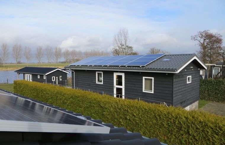 Duurzaam vakantiehuis Huisje in IJsselmuiden met zonnepanelen in Noordwest Overijssel.