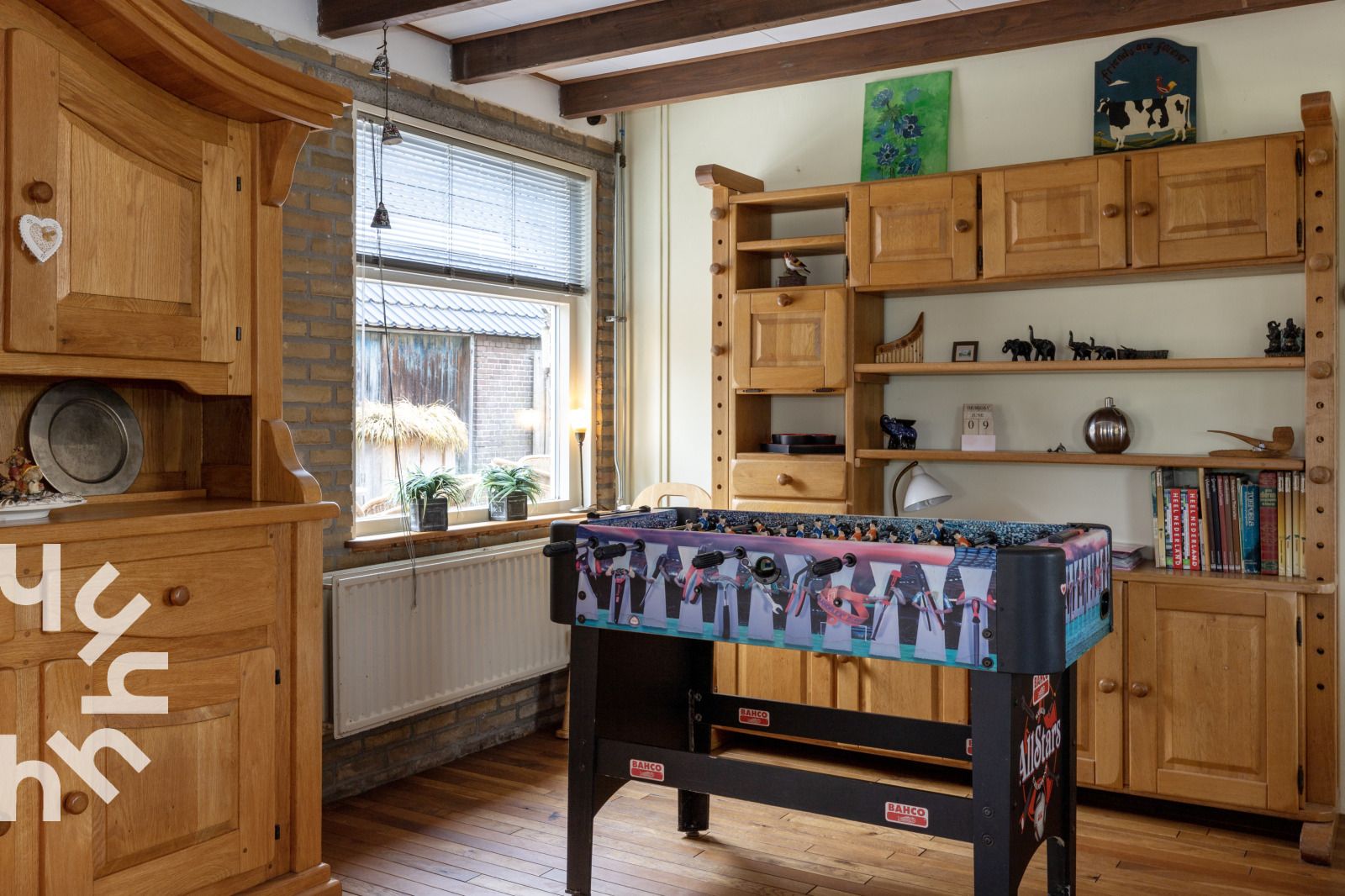 Schaduwrijke tuin met terras in OV543 vakantiehuis, Eesveen, Noordwest Overijssel.