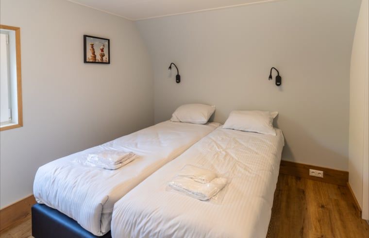 Geraeumiges Doppelzimmer im Ferienhaus in Baars, ideal fuer einen erholsamen Aufenthalt in Overijssel.