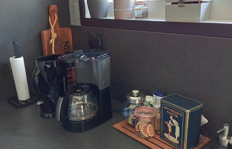 Koffiehoek in Vakantiehuisje in Staphorst, een knus plekje in het hart van Overijssel.