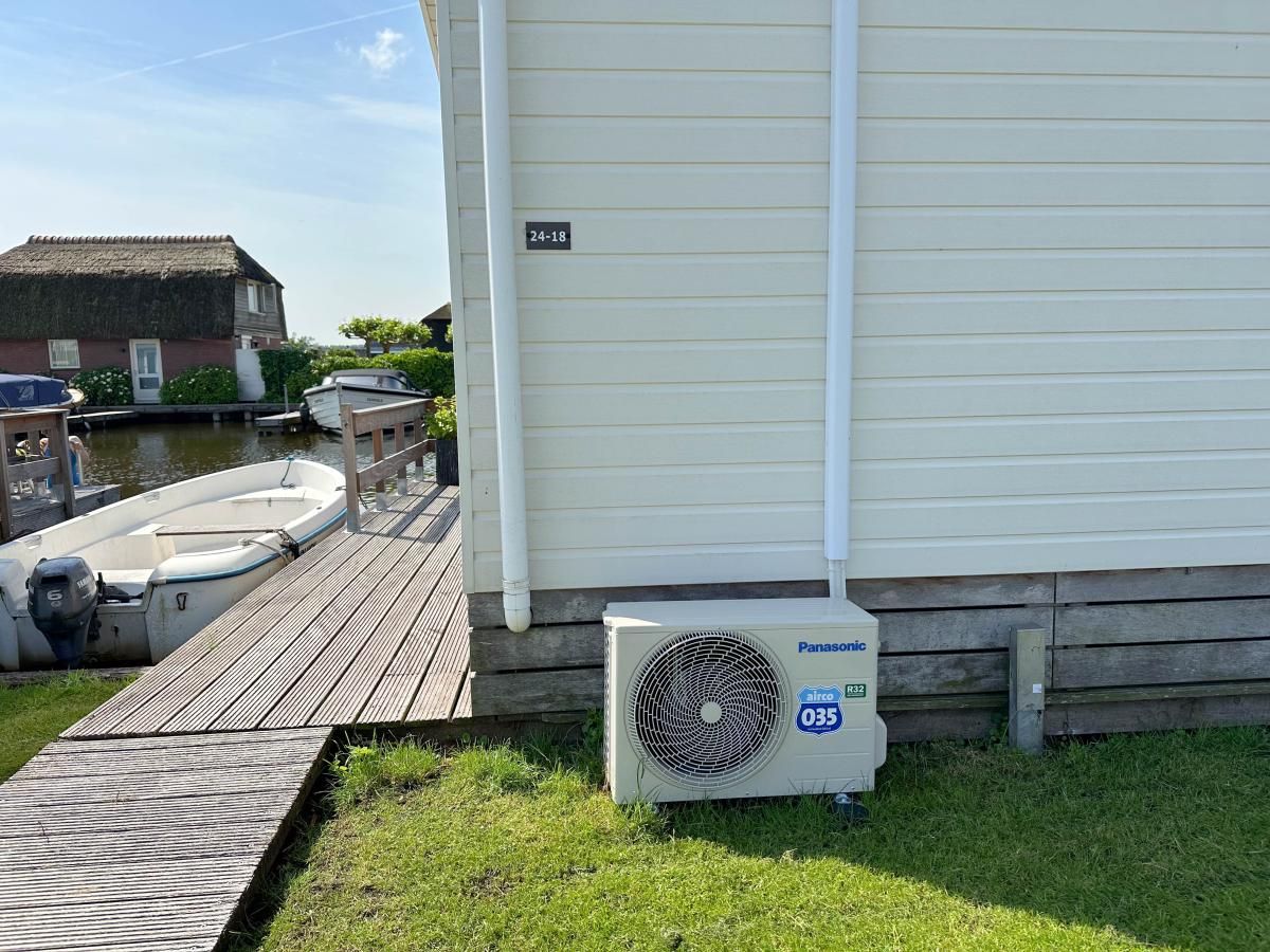 Zijaanzicht van Blauwborst 24-18 vakantiehuis in Breukelen, Utrecht met airco