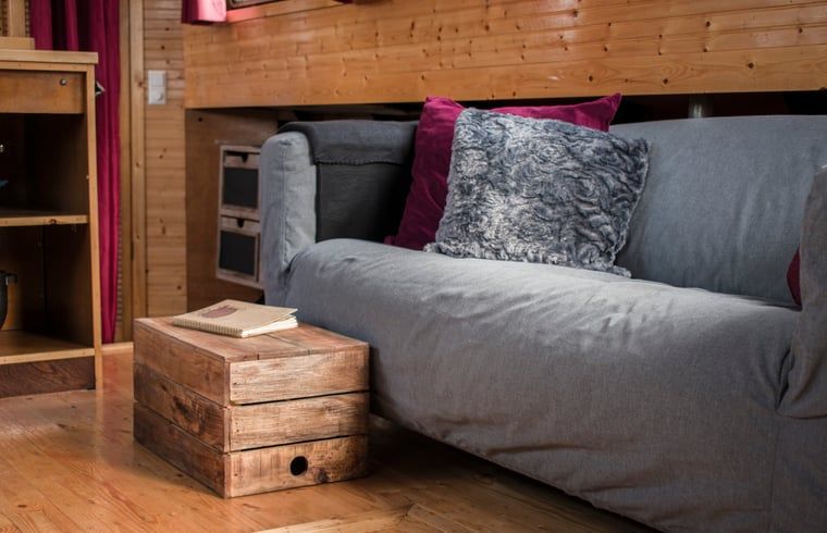 Comfortable sofa in the living room of Huisje in Vinkeveen, vacation home in Utrecht north, Utrecht.