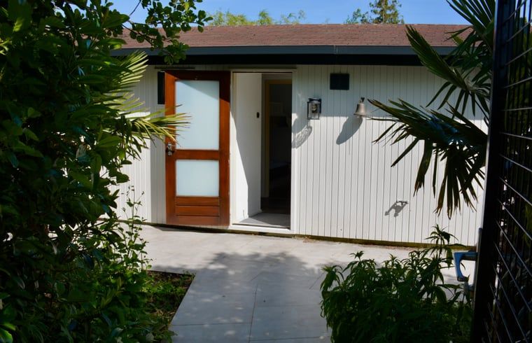 Zwemplek aan het water bij Huisje in Vinkeveen, vakantieaccommodatie in Utrecht noord.