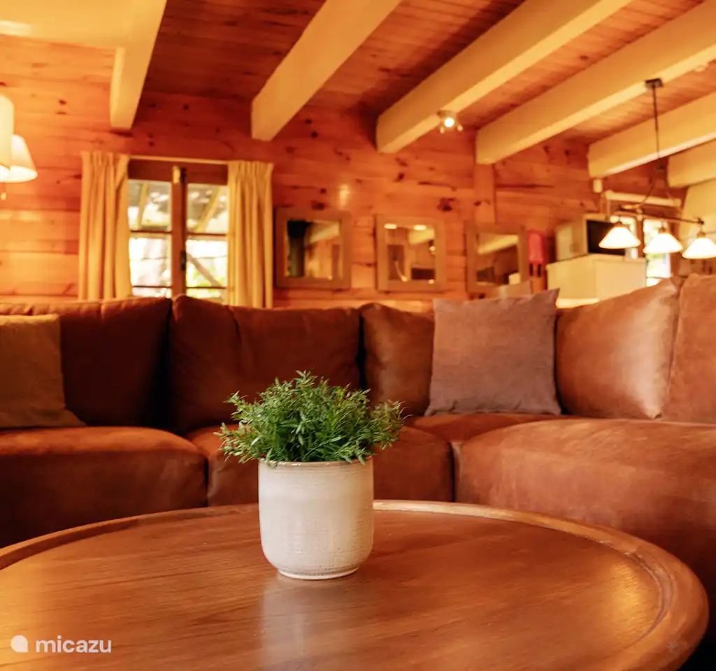 Guest house 560824 - Bungalow Utrecht noord - Romantisch Canadese Loghome