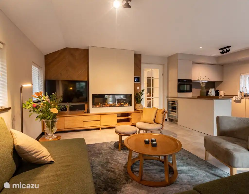 Guest house 560844 - Special overnight stays Utrecht noord - Luxe villa met wellness en domotica