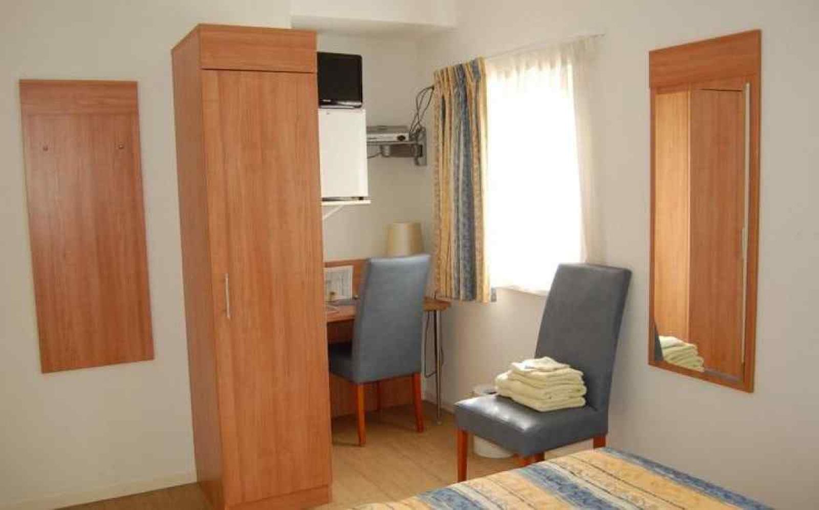 Gemuetliche Terrasse mit Sitzgelegenheit im Ferienhaus UT020 in Vreeland, Utrecht