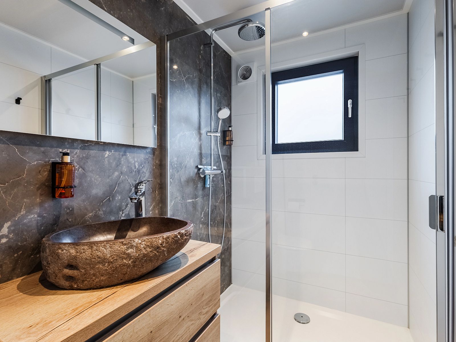 Verblijf 5707131 - Bungalow Utrechtse Heuvelrug - 6-persoons Pool Lodge | 6BZ