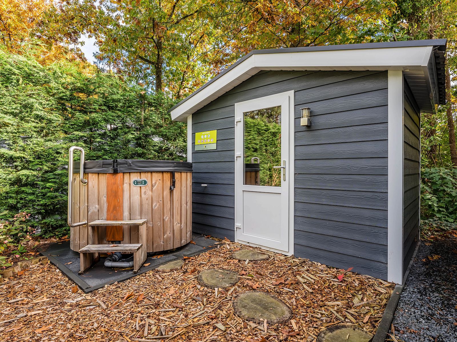 Verblijf 5707140 - Bungalow Utrechtse Heuvelrug - 2-persoons Lodge Hottub | 2BW