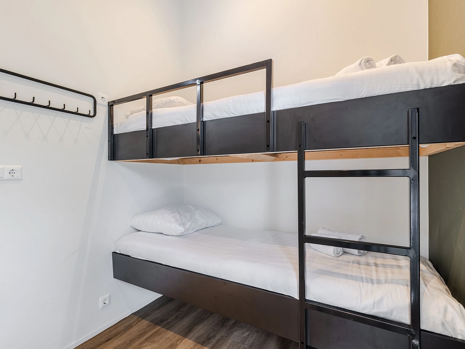 Guest house 5707147 - Bungalow Utrechtse Heuvelrug - 4-6 persoons Water & Hottub lodge | 4-6B3