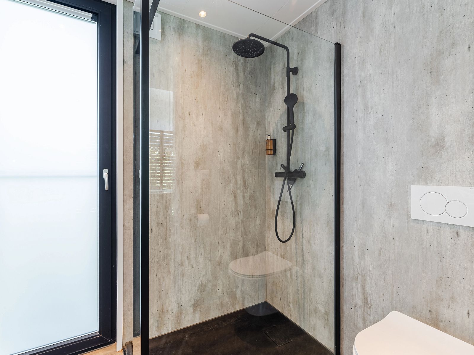 Unterkunft 5707150 - Bungalow Utrechtse Heuvelrug - 4 persoons Water & Hottub lodge | 4B