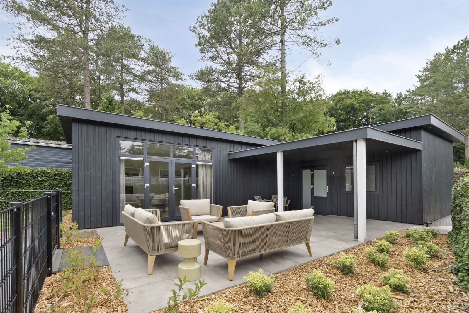 Unterkunft 570792 - Ferienhaus Utrechtse Heuvelrug - 10-persoons lodge met dipping pool en guest house