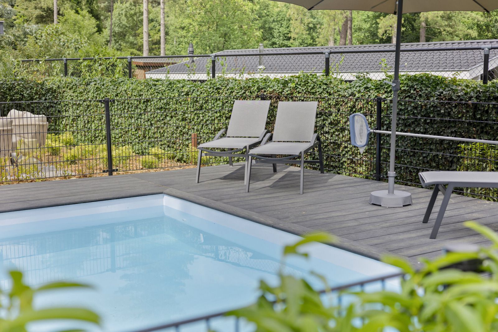 Unterkunft 570792 - Ferienhaus Utrechtse Heuvelrug - 10-persoons lodge met dipping pool en guest house