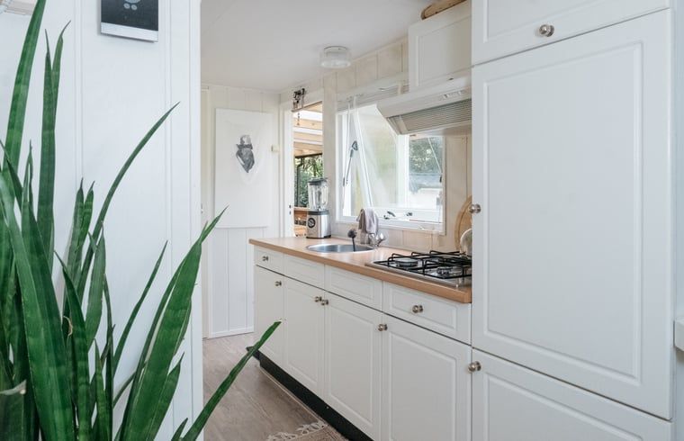 Moderne keuken in vakantiehuis Huisje in Maarn, Utrechtse Heuvelrug.