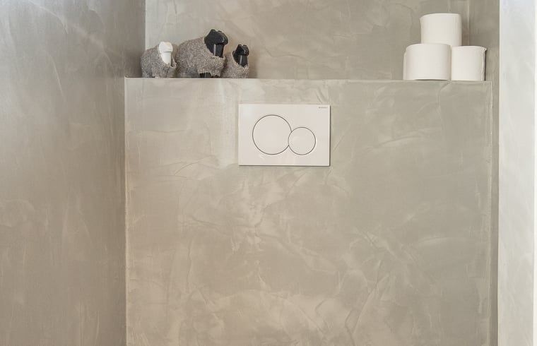 Blick vom Ferienhaus in Maarsbergen auf gruene Felder, Utrechtse Heuvelrug.